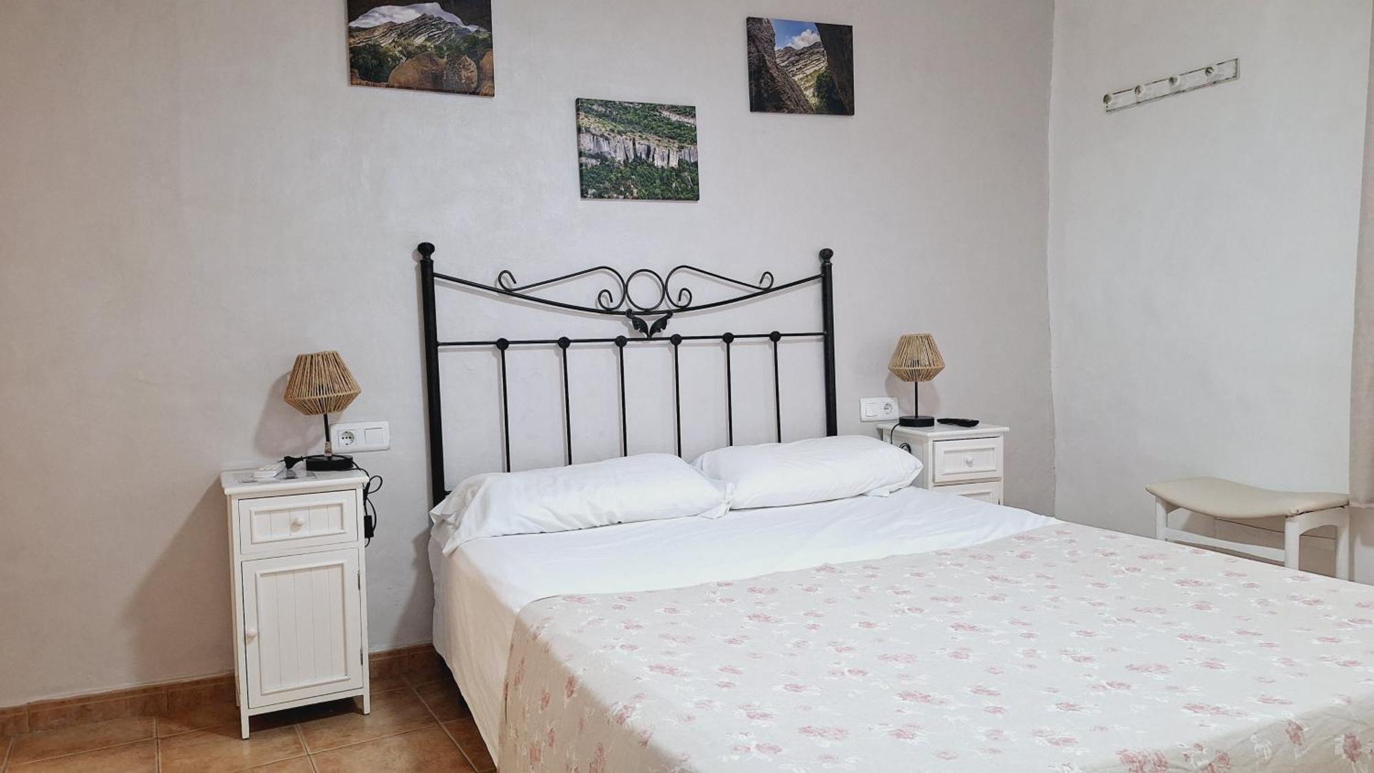 Fonda Toldra Hotel Ulldemolins Екстериор снимка